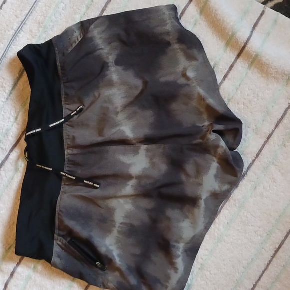 NIKE RUNNING SHORTS - Picture 7 of 8